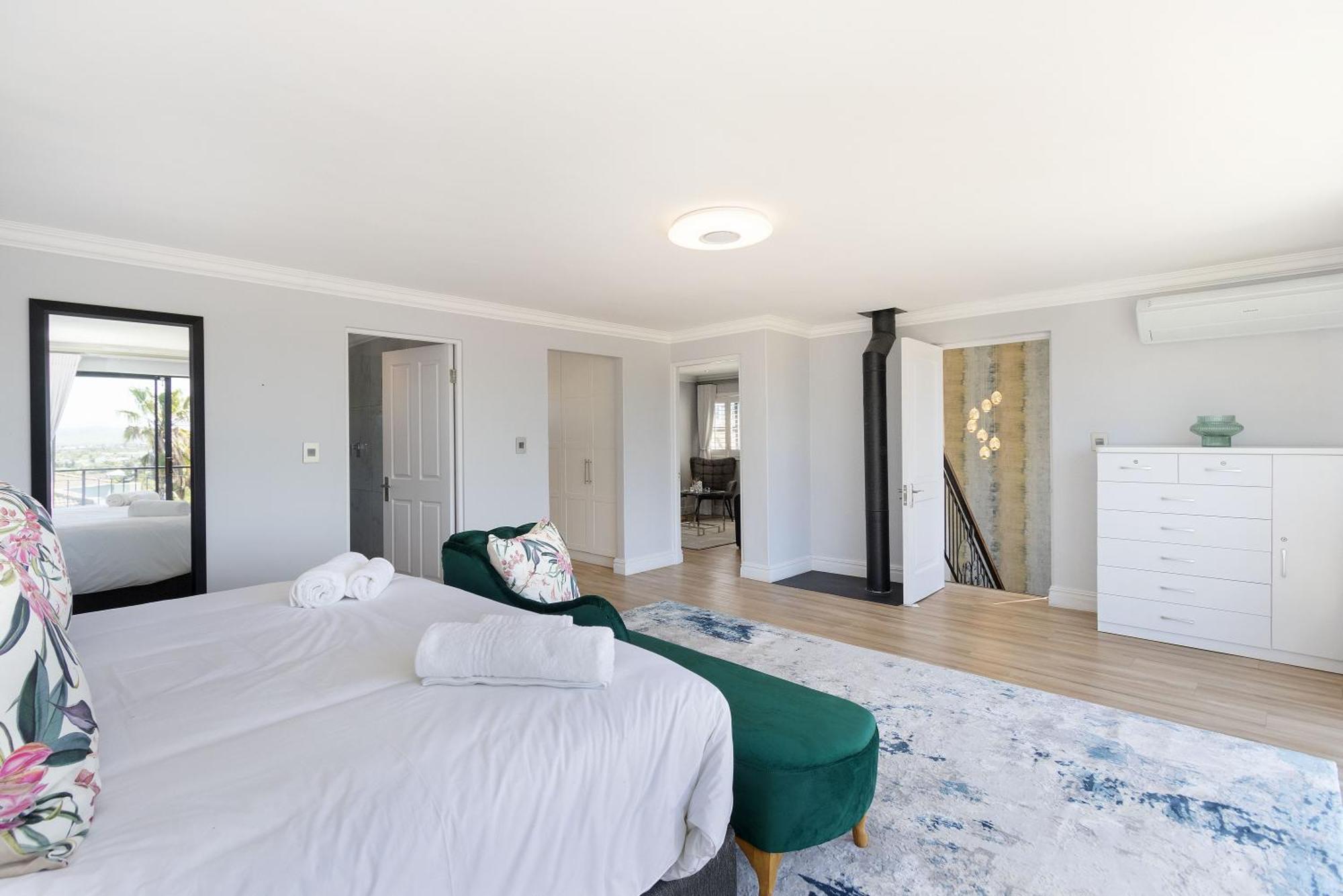 Balmoral 14 By Hostagents *