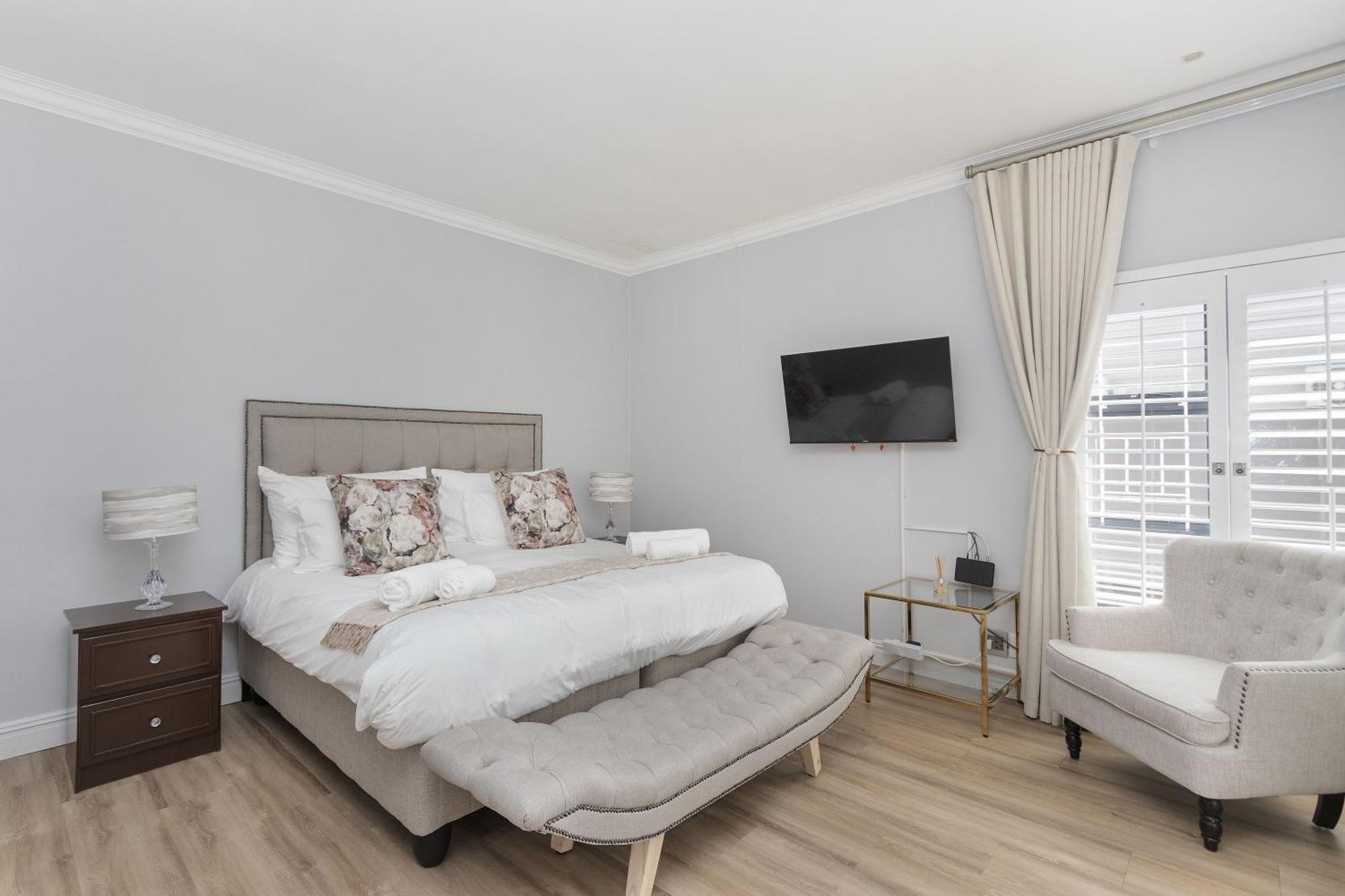 Balmoral 14 By Hostagents * Le Cap