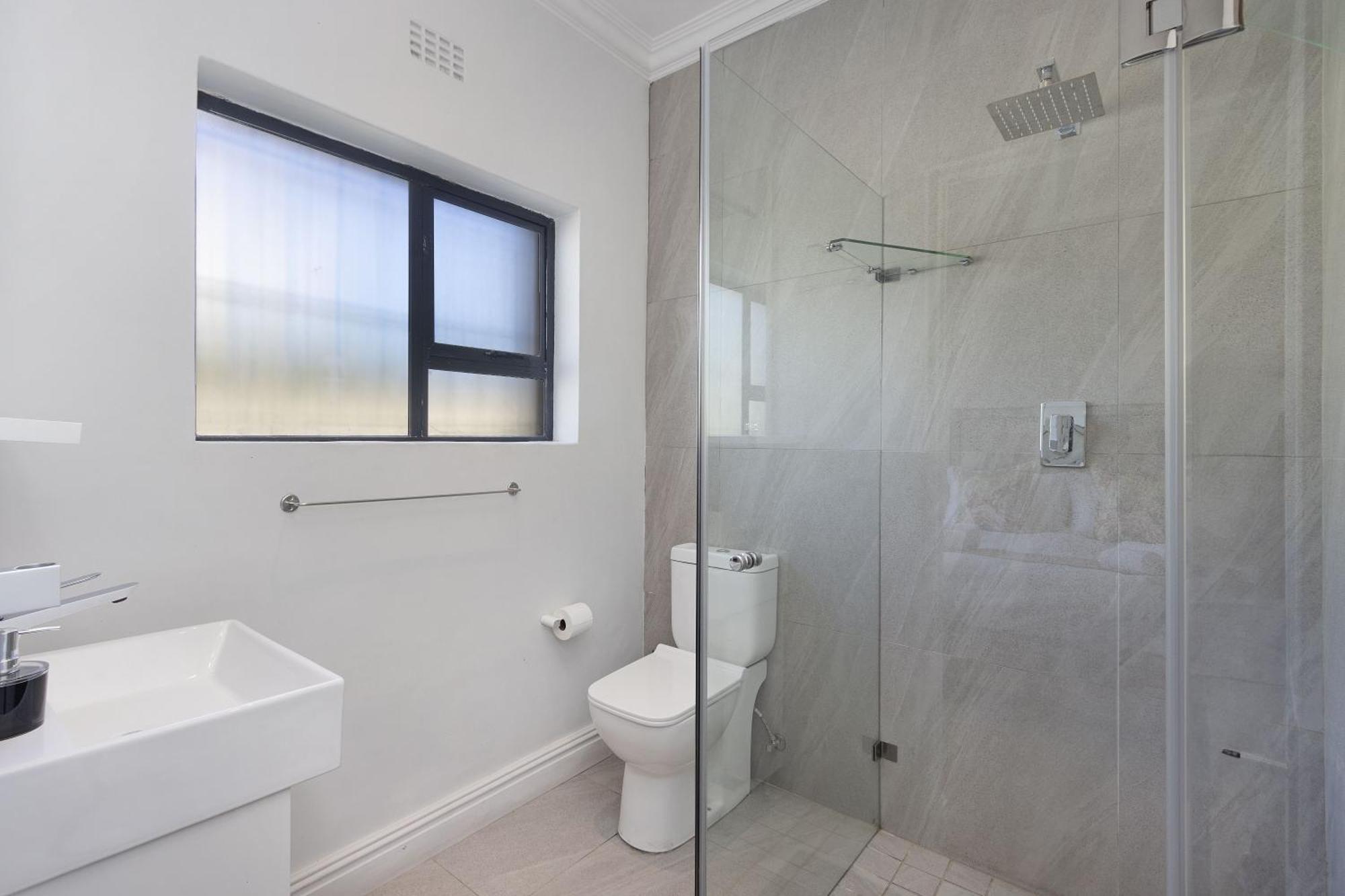 Balmoral 14 By Hostagents *